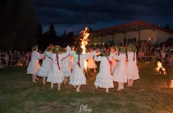 Pierwszy dzień Wibracji Letniego Przesilenia upłynął nad Jeziorem Starogrodzkim w Chełmnie/ Pitrex