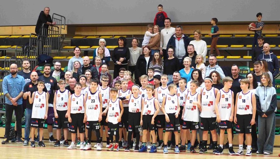 Mecz ŚKK Świecie kontra SKK Basket Włocławek na hali widowiskowo-sportowej w Świeciu/ Fot. AW