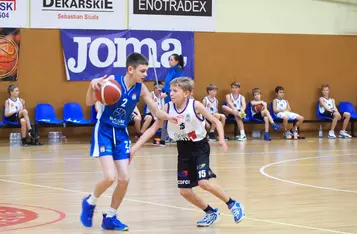 Mecz ŚKK Świecie kontra SKK Basket Włocławek na hali widowiskowo-sportowej w Świeciu/ Fot. AW