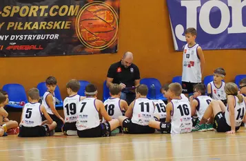 Mecz ŚKK Świecie kontra SKK Basket Włocławek na hali widowiskowo-sportowej w Świeciu/ Fot. AW