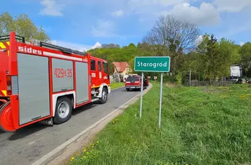 TIR zablokował drogę wojewódzką pod Chełmnem/ Fot. OSP Bieńkówka