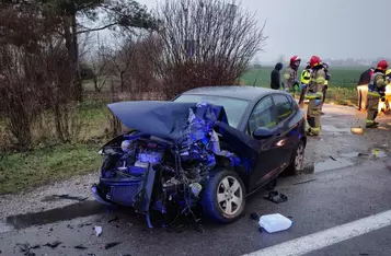 Na DK 91 pod Chełmnem zderzyły się trzy auta/ Fot. KP PSP Chełmno