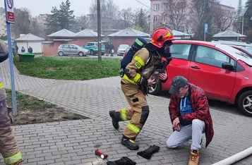 Pożar na os. Skłodowskiej w Chełmnie/ Fot. KP PSP Chełmno