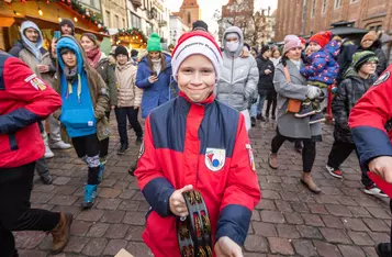 Świąteczne warsztaty przed urzędem marszałkowskim, fot. Szymon Zdziebło/tarantoga.pl dla UMWKP