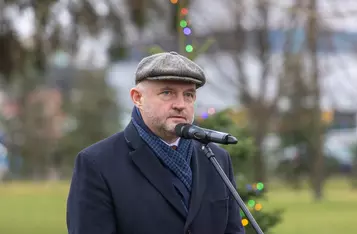 Kolęda dla Nieobecnych, uroczyste spotkanie pod pomnikiem w toruńskim Parku Pamięci, fot. Mikołaj Kuras dla UMWKP