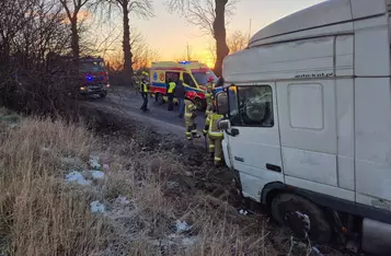Pod Chełmnem w poślizg wpadł kierowca TIR-a/ Fot. KP PSP Chełmno