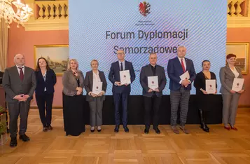 Wręczenie nominacji członkom Europejskiego Korpusu Radnych fot. Mikołaj Kuras dla UMWKP
