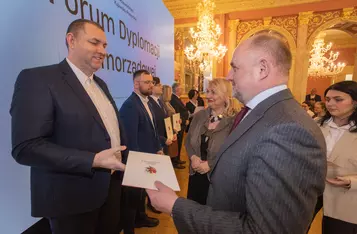 Wręczenie nominacji członkom Europejskiego Korpusu Radnych fot. Mikołaj Kuras dla UMWKP