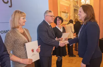 Wręczenie nominacji członkom Europejskiego Korpusu Radnych fot. Mikołaj Kuras dla UMWKP