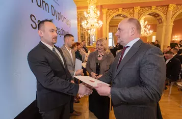 Wręczenie nominacji członkom Europejskiego Korpusu Radnych fot. Mikołaj Kuras dla UMWKP