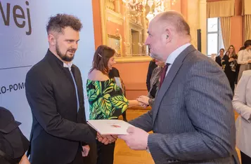 Wręczenie nominacji członkom Europejskiego Korpusu Radnych fot. Mikołaj Kuras dla UMWKP