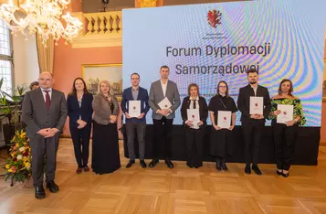 Wręczenie nominacji członkom Europejskiego Korpusu Radnych fot. Mikołaj Kuras dla UMWKP