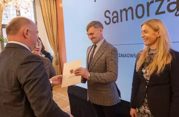 Wręczenie nominacji członkom Europejskiego Korpusu Radnych fot. Mikołaj Kuras dla UMWKP