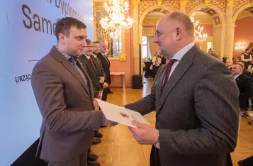 Wręczenie nominacji członkom Europejskiego Korpusu Radnych fot. Mikołaj Kuras dla UMWKP