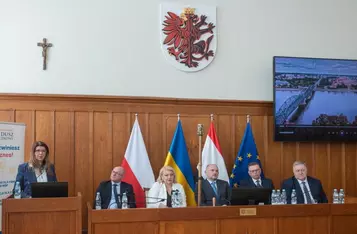 Uroczystość przekazania umowy, fot. Mikołaj Kuras dla UMWKP