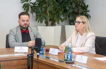 Konferencja prasowa w sprawie nowych regionalnych połączeń kolejowych, fot. Szymon Zdziebło/tarantoga.pl dla UMWKP