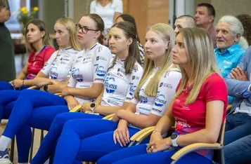 Wręczenie stypendiów sportowych fot. Szymon Zdziebło/tarantoga.pl dla UMWKP