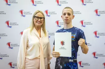 Wręczenie stypendiów sportowych fot. Szymon Zdziebło/tarantoga.pl dla UMWKP