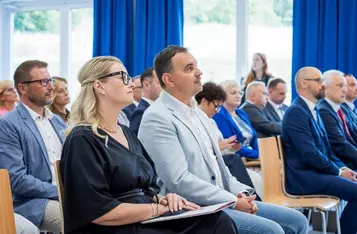 Wręczenie umów dotacyjnych na rozbudowę infrastruktury sportowej w regionie, fot. Tomasz Czachorowski/eventphoto.com.pl dla UMWKP