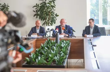 Konferencja prasowa marszałka Piotra Całbeckiego, fot. Szymon Zdziebło/tarantoga dla UMWKP