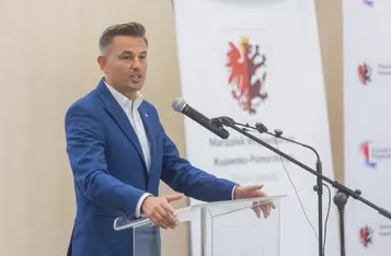 Uroczystość podpisania umów na projekty kolejowe, fot. Mikołaj Kuras dla UMWKP