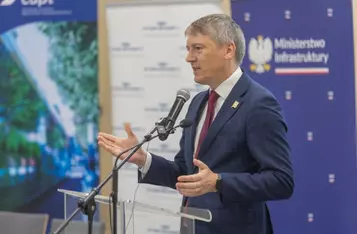 Uroczystość podpisania umów na projekty kolejowe, fot. Mikołaj Kuras dla UMWKP