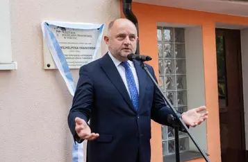 Odsłonięcie tablicy poświęconej prof. Wilhelminie Iwanowskiej, fot. Mikołaj Kuras dla UMWKP
