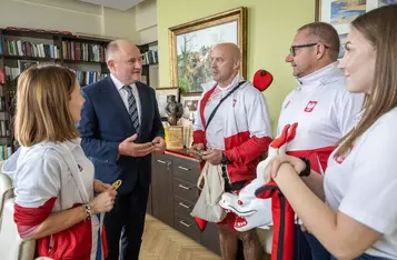 Spotkanie marszałka z zawodnikami Stowarzyszenia Sportów Wodnych Dragon Chełmno, fot. Szymon Zdziebło/tarantoga.pl dla UMWKP