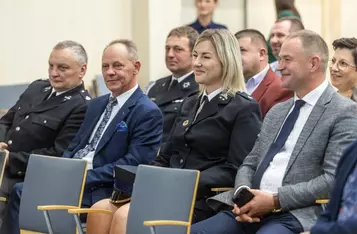 Przekazanie sprzętu dla OSP od Stowarzyszenia Salutaris, fot. Szymon Zdziebło/tarantoga.pl dla UMWKP