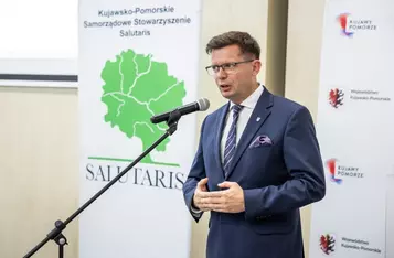 Przekazanie sprzętu dla OSP od Stowarzyszenia Salutaris, fot. Szymon Zdziebło/tarantoga.pl dla UMWKP