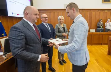 Przekazanie umów o finansowanie projektów w ramach FEdKP, 29 października 2025, fot. Mikołaj Kuras dla UMWKP