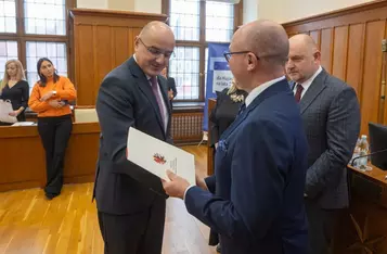 Przekazanie umów o finansowanie projektów w ramach FEdKP, 29 października 2025, fot. Mikołaj Kuras dla UMWKP