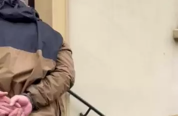 Policjanci ze Świecia zatrzymali oszusta, który wyłudził od starszego mężczyzny 100 tys. zł/ Fot. KPP Świecie