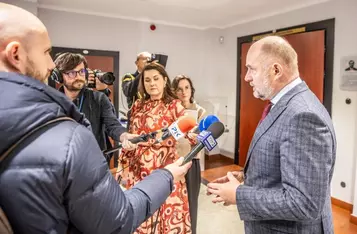 Podpisanie listu intencyjnego ws. rozbudowy systemu radiokomunikacyjnego, fot. Andrzej Goiński/UMWKP