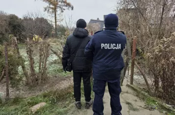 Policjanci skontrolowali pustostany i działki w Chełmnie/ Fot. KPP Chełmno