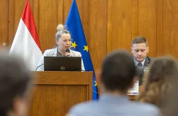 XV sesja osób z niepełnosprawnościami, fot. Szymon Zdziebło/tarantoga.pl dla UMWKP