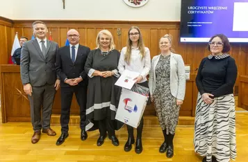 XV sesja osób z niepełnosprawnościami, fot. Szymon Zdziebło/tarantoga.pl dla UMWKP
