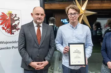 Wręczenie nagród w konkursie dziennikarskim, fot. Szymon Zdziebło/tarantoga.pl dla UMWKP