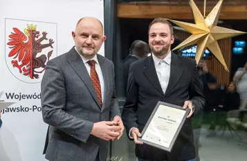 Wręczenie nagród w konkursie dziennikarskim, fot. Szymon Zdziebło/tarantoga.pl dla UMWKP