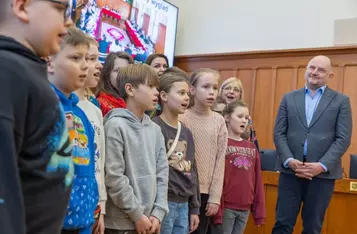 Spotkanie marszałka Piotra Całbeckiego z dziećmi z klubu młodzieżowego z Węgierska, fot. Mikołaj Kuras dla UMWKP