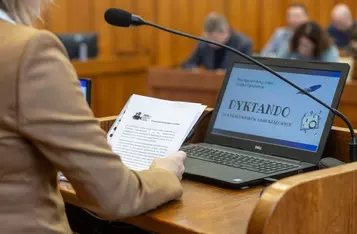 Dyktando w Urzędzie Marszałkowskim, fot. Szymon Zdziebło/tarantoga.pl dla UMWKP