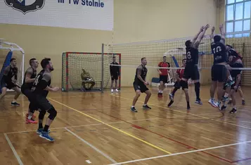 Strażacy z komendy w Chełmnie zdobyli wicemistrzostwo w turnieju siatkówki/ Fot. KP PSP Chełmno
