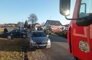 Wypadek pod Chełmnem. Do szpitala trafiły dzieci/ Fot. KP PSP Chełmno