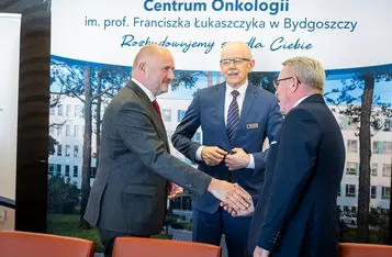 Umowa o finansowanie rozbudowy i modernizacji zespołu głównego Centrum Onkologii podpisana, fot. Tomasz Czachorowski/eventphoto dla UMWKP