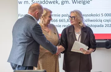 Wręczenie umów pożyczek pomocowych KPFR, fot. Mikołaj Kuras dla UMWKP