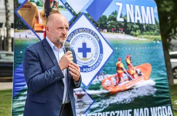 Przekazanie sprzętu oddziałom WOPR, fot. Szymon Zdziebło tarantoga.pl dla UMWKPPrzekazanie sprzętu oddziałom WOPR, fot. Szymon Zdziebło tarantoga.pl dla UMWKP