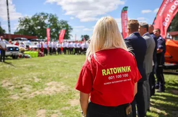 Przekazanie sprzętu oddziałom WOPR, fot. Szymon Zdziebło tarantoga.pl dla UMWKP