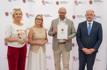 Wręczenie umów dotacyjnych na małą infrastrukturę sportową, fot. Mikołaj Kuras dla UMWKP