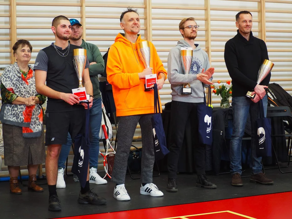 Zwycięzcy XXXI Halowego Turnieju o Puchar Burmistrza Chełmna w tenisie stołowym/ Fot. AW