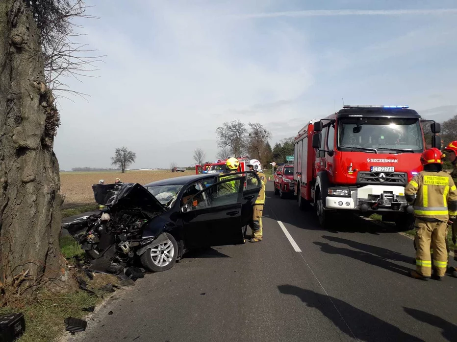 Tragiczny wypadek na drodze pod Chełmnem/ Fot. KP PSP w Chełmnie